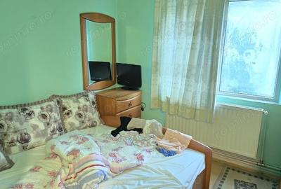 Apartament cu 3 camere semidecomandat în Micro 15 - 4