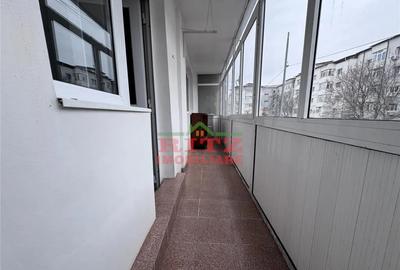Apartament cu 3 camere semidecomandat în Central - 13
