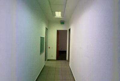 Spațiu comercial, de 300 mp, în Central - 17