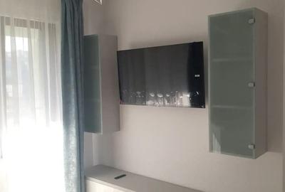 Apartament cu 3 camere decomandat în Titan