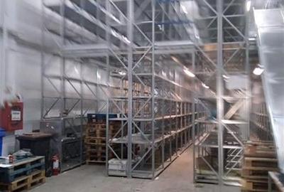 Spatiu depozitare - 650 mp - parcare platforma betonat - 2