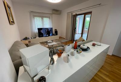 APARTAMENT IN VILĂ 5 CAMERE,4 BĂI,3 TERASE, PARCARE,CURTE,PANOURI FOTOVOLTAICE - 2