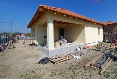 Casă individuală cu 3 camere cu Canalizare în Ghiroda - 2