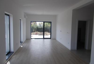 Casă cu 4 camere cu Teren 250 Mp în Săcălaz