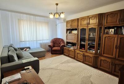 Apartament cu 2 camere decomandat, mobilat în Balada