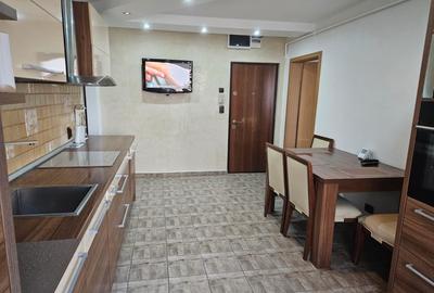 Apartament cu 3 camere în Vasile Aaron - 2