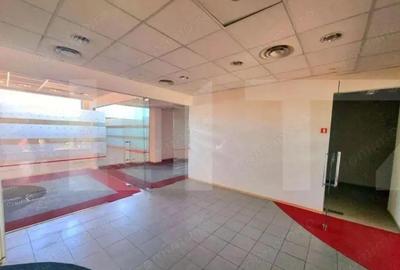 Spatiu comercial, 185 mp, vitrina 14m, zona Fabricii