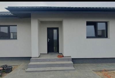Casă cu 3 camere în Șerbănești - 12
