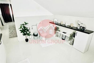 Casă cu 4 camere în Lumina