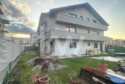 Apartament cu 3 camere decomandat în Tractorul