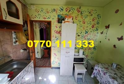 Apartament 2 camere decomandat, zona Garii, etaj 3.