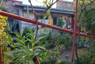 Casă cu 5 camere cu Teren 300 Mp în Central - 9