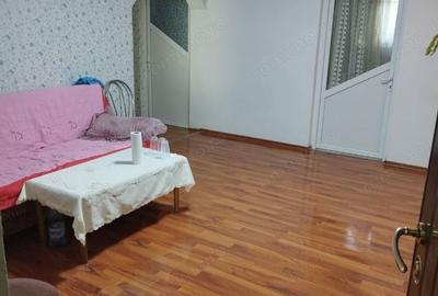 Casă cu 4 camere în Ciolpani