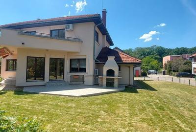 Casă cu 5 camere cu Teren 1060 Mp în Nord - 2