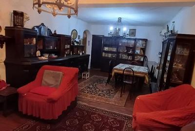 Casă individuală cu 4 camere cu Canalizare în Central - 3