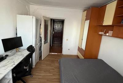 Garsonieră decomandată în Nicolina - 1