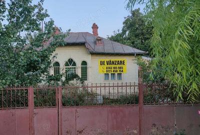 Casă cu 4 camere în Central