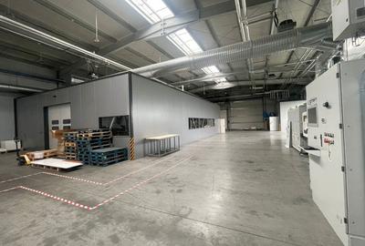 Spațiu comercial, de 1,500 mp, în Central - 4