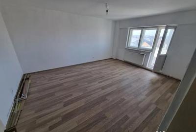 Garsonieră decomandată în Km 4 - 14