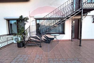 Apartament cu 3 camere de inchiriat in zona Km 5 Apartament cu 3 camere de inchiriat in zona Km 5 - 8