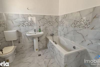Casă cu 2 camere cu Teren 336 Mp în Petros - 8