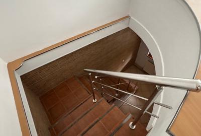Casa ideala pentru sediu firma sau 2 familii - 5