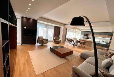 Apartament cu 5 camere decomandat în Aviatorilor