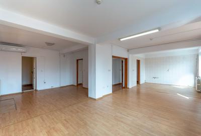 Casă individuală cu 16 camere cu Canalizare în Aviației - 33