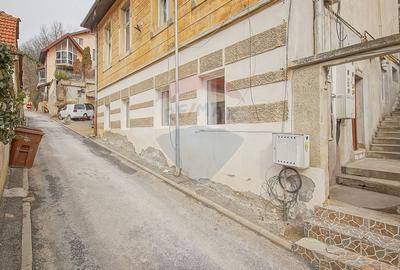 Apartament cu 3 camere semidecomandat, mobilat în Schei - 16