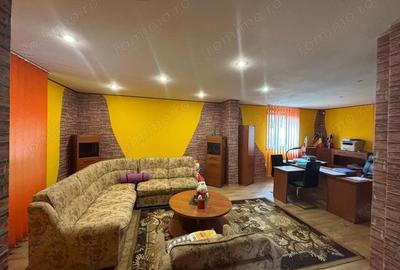 Ungheni - Vanzare casa 5 camere - Str. Principala - 1