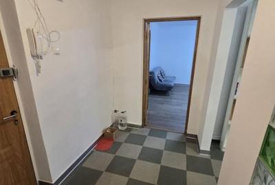 Garsoniera | bloc reabilitat | Virtutii | Statia de tramvai Orsova - 5