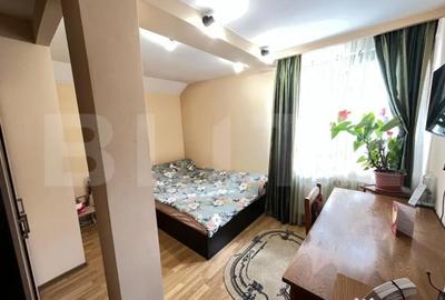 Casă cu 7 camere cu Teren 250 Mp în Central - 4