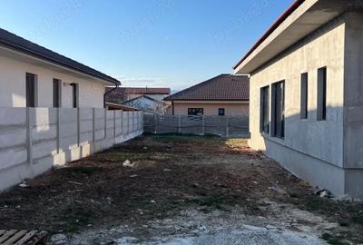 Casă cu Teren 535 Mp în Micești - 9