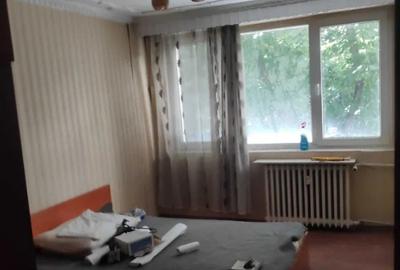 Colentina Sectia 7 ,bl.reabilitat,1/9, balcon inchis,bucatarie mare patrata. - 2