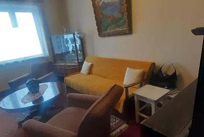 Unirii, zona Casa Vacantei, 3 camere, etaj 2 - 1