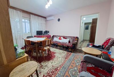 Apartament cu 3 camere semidecomandat în Dacia