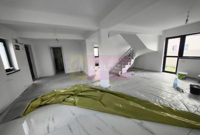 Casă individuală cu 4 camere cu Canalizare în Est - 48