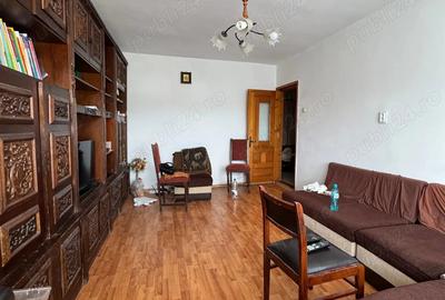 Se vinde apartament cu 3 camere pe strada Viitorului Buzau, cartier Unirii Sud - 2