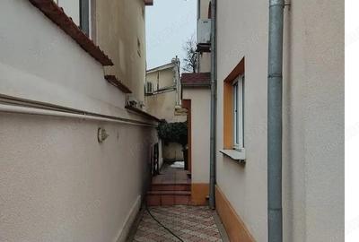 Casă cu 5 camere cu Teren 90 Mp în Brâncoveanu - 9
