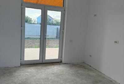 Casă cu 4 camere cu Teren 440 Mp în Frumușani - 4