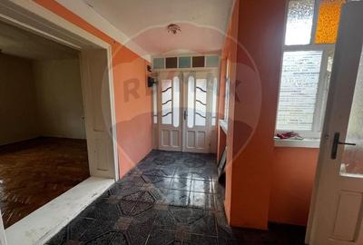 Casă cu 4 camere cu Teren 2144 Mp în Șeitin - 9