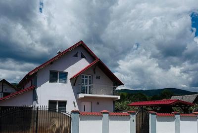 Casă cu Teren 300 Mp în Sălătrucel - 1