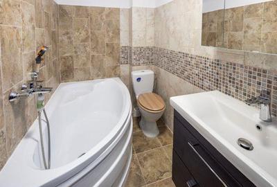 Apartament cu 3 camere decomandat, mobilat în Tractorul - 7