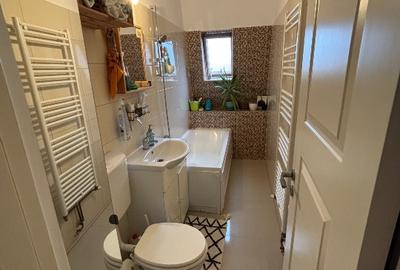 Apartament cu 3 camere semidecomandat în Girocului - 1