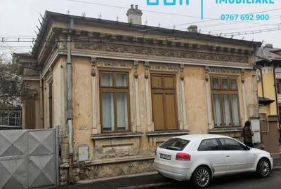 Casă cu Teren 180 Mp în Central