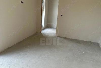 Casă cu 5 camere cu Teren 380 Mp în Luna - 7