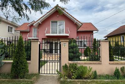 Casă individuală cu 5 camere cu Canalizare în Moșnița Nouă