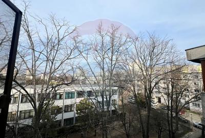 Apartament cu 3 camere decomandat în Central - 11