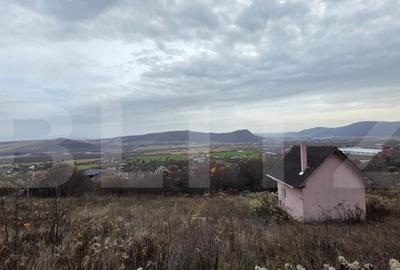 Teren intravilan 700 mp, cu toate utilita?ile priveli? - 2