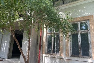 Vilă 2 corpuri – construcție 2012 + casă veche interbelică, curte generoasă - 4